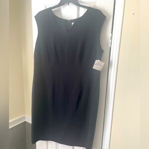 Black sleeveless dress